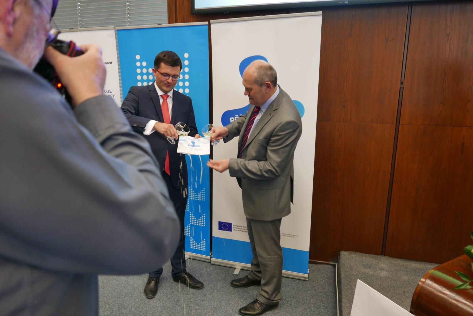03 - Křest publikace příkladů dobré praxe